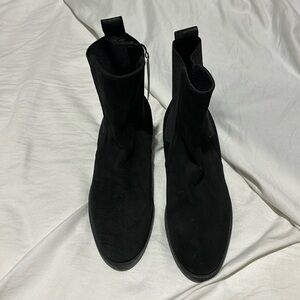 Emanuele Crasto 39 black suede ankle boot pull on rubber sole NWT flat heel